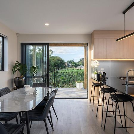 Modern Immaculate Residence In Mount Wellington Auckland Eksteriør bilde
